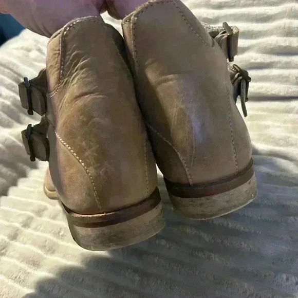 Free People Tan Leather Buckle Booties, size 40‎ - Picture 3 of 8